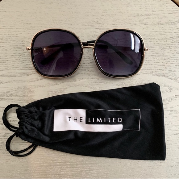 😁 The Limited Oversized Black Sunglasses - Picture 4 of 8